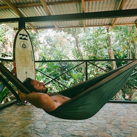 Red Frog Bungalows Surf Resort 巴斯蒂门多斯 外观 照片