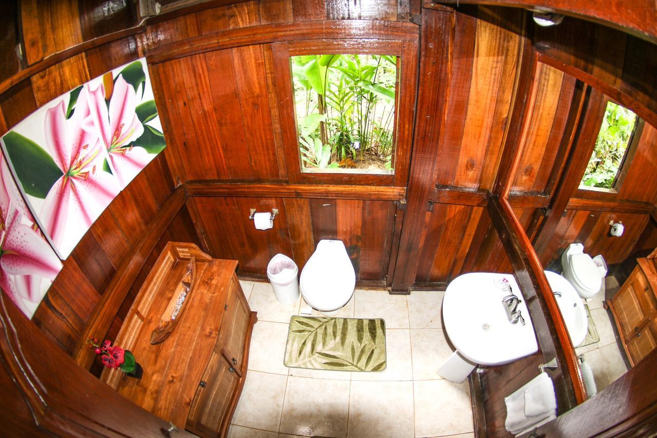 Red Frog Bungalows Surf Resort 巴斯蒂门多斯 外观 照片