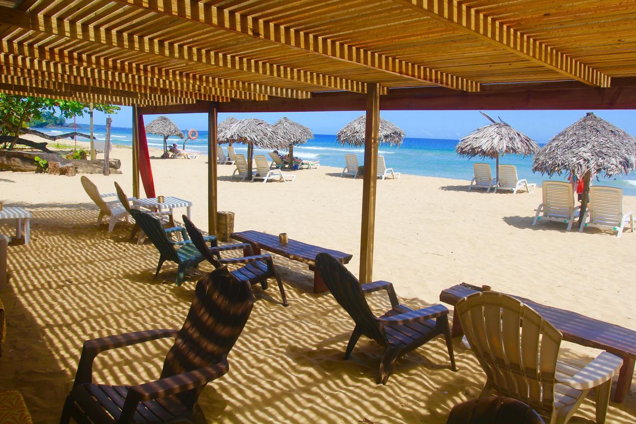 Red Frog Bungalows Surf Resort 巴斯蒂门多斯 外观 照片
