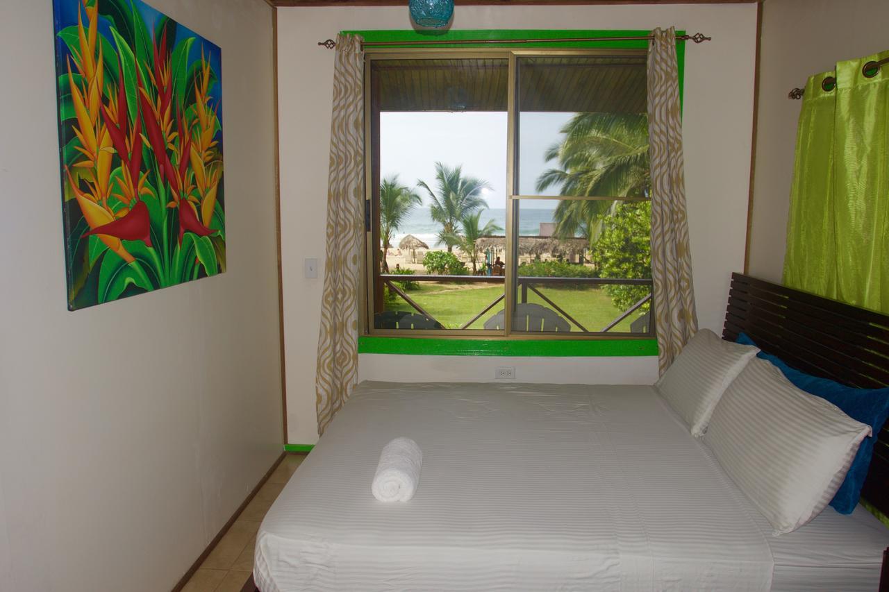 Red Frog Bungalows Surf Resort 巴斯蒂门多斯 外观 照片